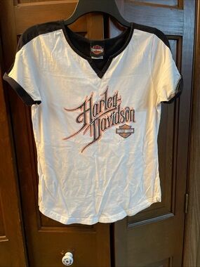 Harley Davidson Bravado  T Shirt Woman’s Size Medium Daytona Beach Florida